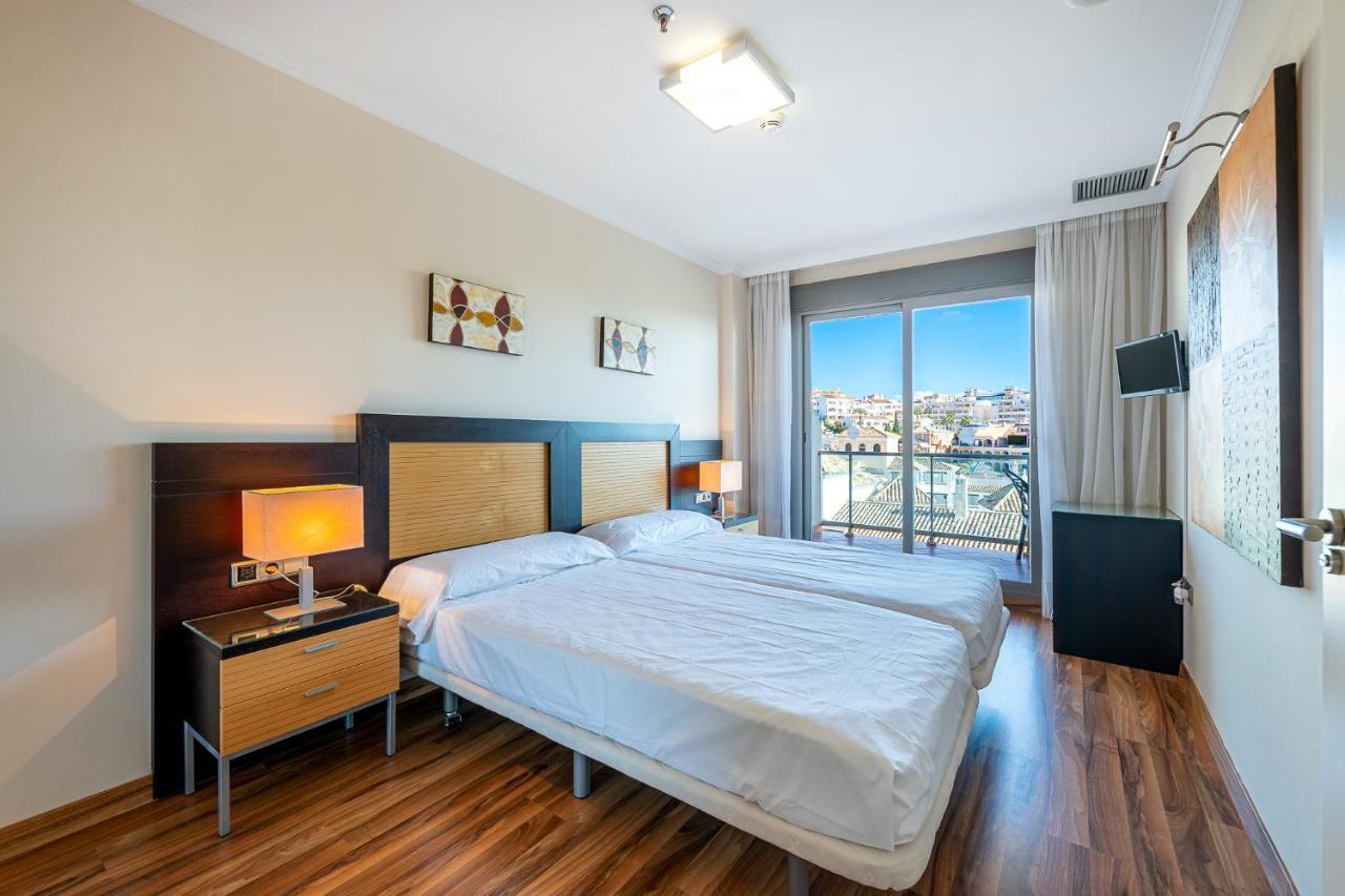 797 Holiday Rentals - Arcosur1- Moderno Apartamento Con Terraza Y Vistas Benalmadena Bagian luar foto
